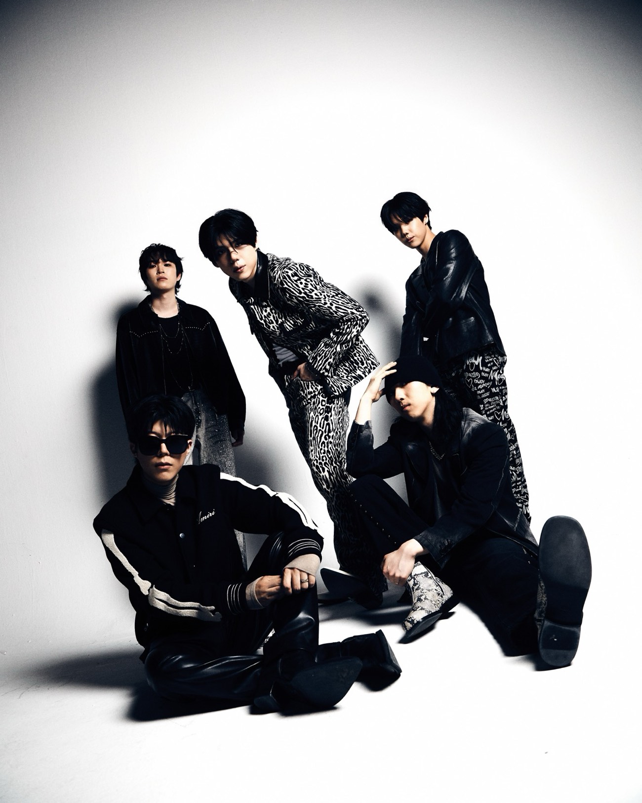 KAVE 단체 사진 — 가호, 지상, 현, 오너, 준